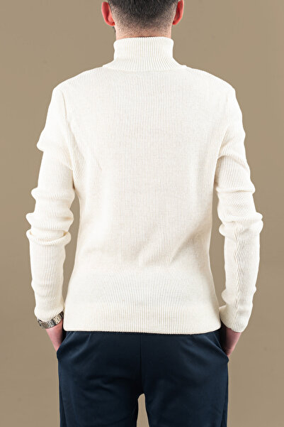 bombe Ανδρικό πουλόβερ εφαρμοστό με λεπτό λαιμόκοψη F κοτλέ