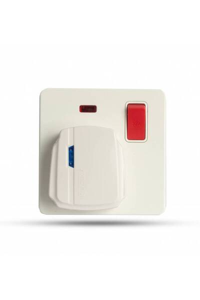 HAMER 32A Triple Plug with High Capacity Plug Head