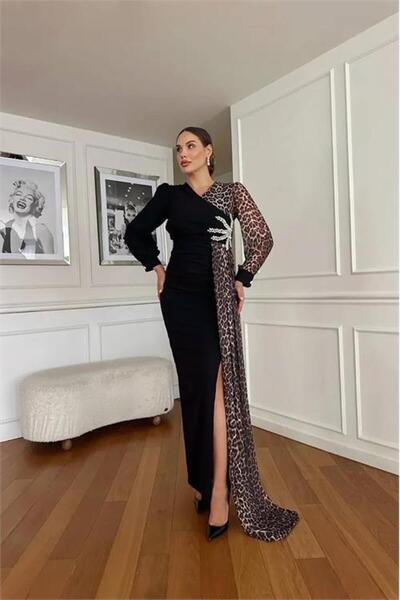 Dipmoda فستان سهرة نسائي بتفاصيل فتحة جانبية وتطريز حجرية بنقشة الفهد DPNC2509