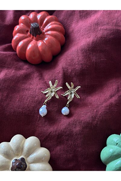 Butik Bloom Pearl Earrings