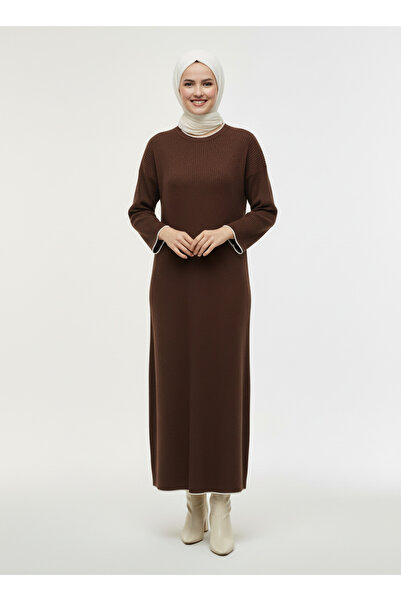 BENAHOLL فستان تريكو مخيط من سيلونا - كي آر3188 بني