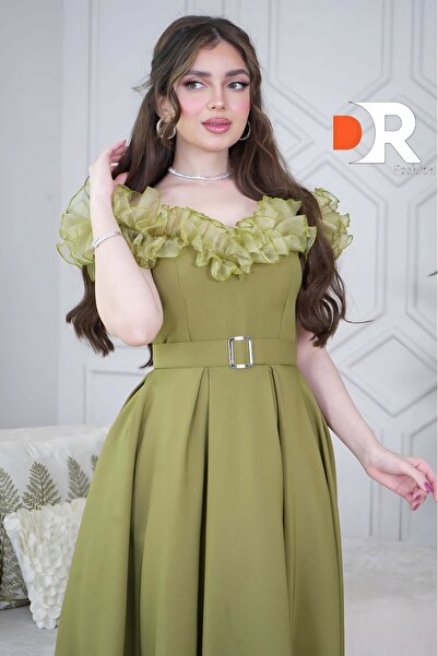 Dr Fashion Off-shoulder long dress decorated with green roses