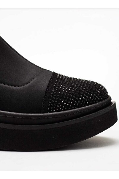 Marka Siyah Taşlı Çorap Bot