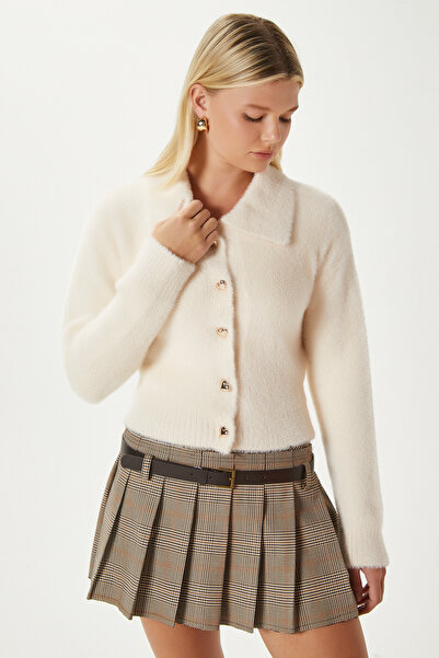 Ritnice Kadın Date Yumuşak Sakallı Kalp Düğmeli Polo Yaka Krem Triko Hırka