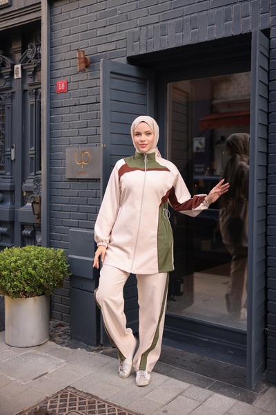 Wovi Hijab Tracksuit Set Bottom Top Set