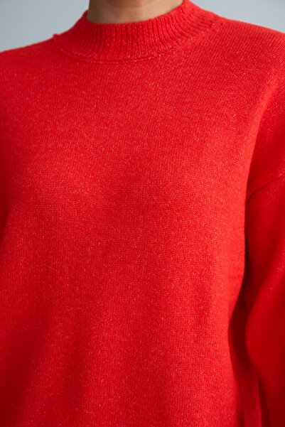 LOOSH Kadın Kırmızı Dik Yaka Geniş Kol Detaylı Oversize Kazak