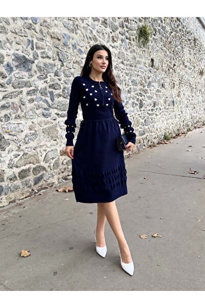 ikomteks Kalp Nakışlı Şık Triko Elbise