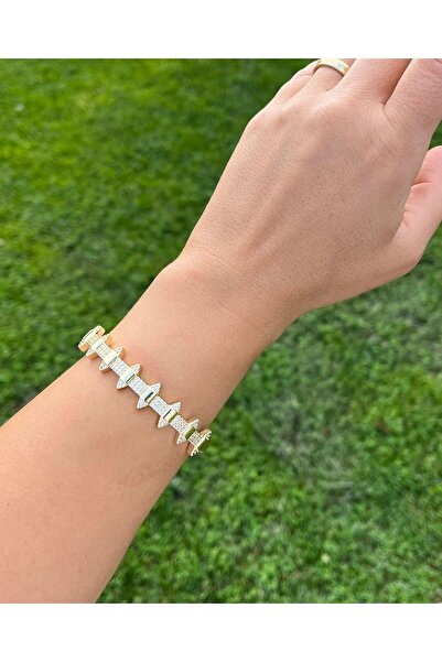 nunu takı مشبك ذهبي اللون من Ysx للمجوهرات مع تفاصيل مثلثة من الأحجار الكريمة