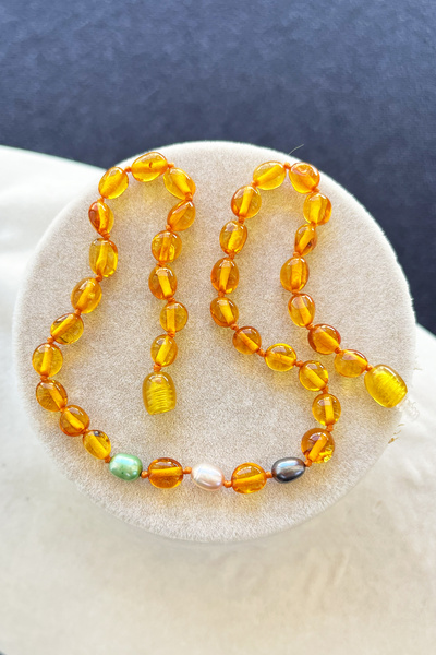 İpek Kehribar Baltic Drop Amber Children's Necklace, Amber Baby Tooth Necklace, Pearl Detail, Flat, Caramel, Silk-525