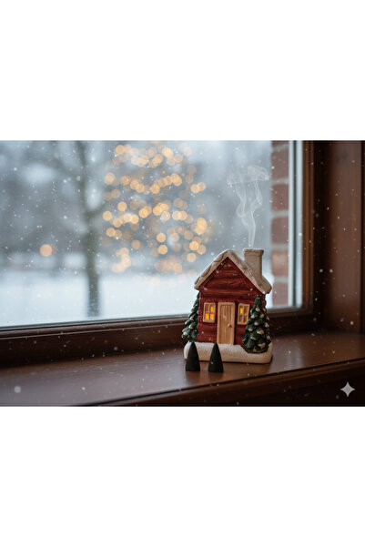 Home Dekoratif Yılbaşı Seti: Kırmızı Ev Tütsülük, noel baba Mumluk ve Çam Ağacı
