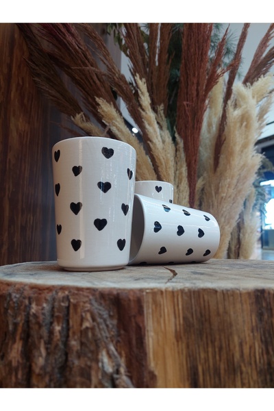 Kübistseramik Seramik el yapımı siyah kalpli kulpsuz büyük boy bardak kupa ya...