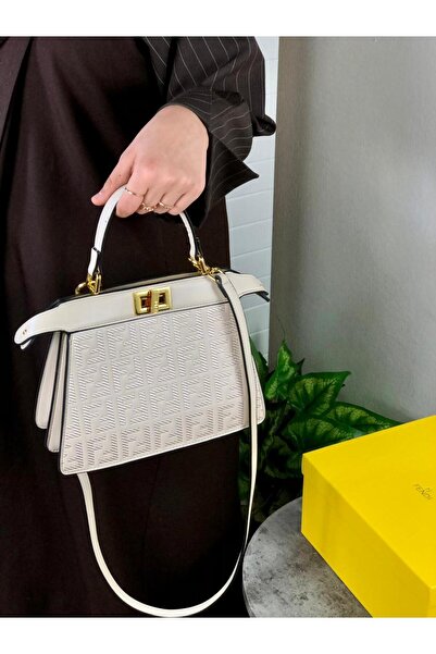 GGGG Shoulder bag with accessories