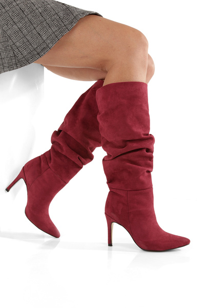 LUVETTO Μποτάκια με μυτερή μύτη μπορντό Σουέτ 9 εκ. με λεπτό τακούνι και κυμα...