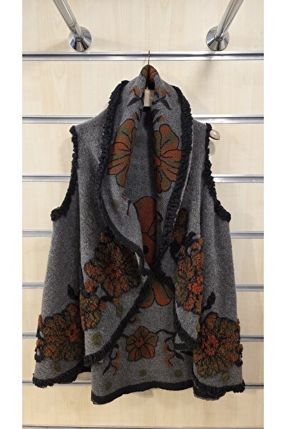 Park Moda Felt Vest Floral Embossed