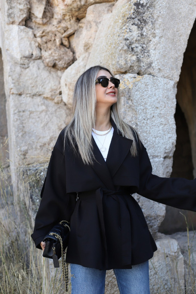 bytugcekaya Siyah Kısa Standart Beden Poliviskon Trenç