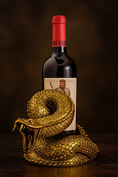 AURA Altın Renkli Yılan Figürlü Şişe Tutucu – Dekoratif Aksesua