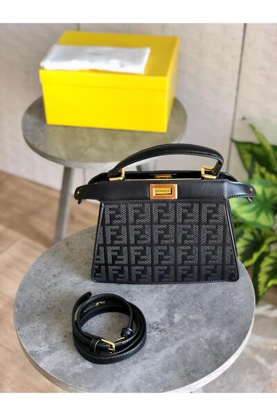 bag Shoulder bag with accessories