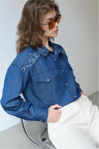 Touche Omuz Nakışlı Denim Efektli Gömlek