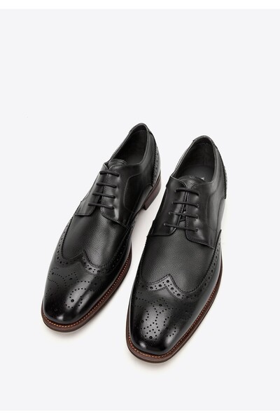 Wittchen Pantofi brogue bărbătești din piele perforată, negri, din piele neagră