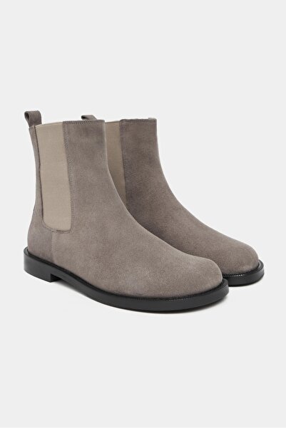 NİŞANTAŞI SHOES Chelsea Koyu Bej Süet Hakiki Deri Lastik Detaylı Düz Taban Kadın Bot