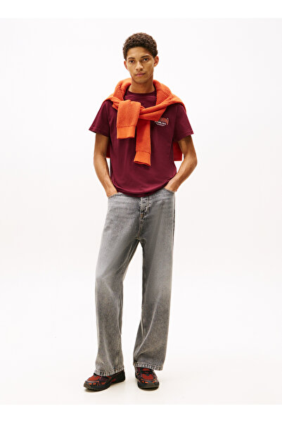 Tommy Jeans Bisiklet Yaka Baskılı Bordo Erkek T-Shirt DM0DM22049XIU TJM SLIM ...