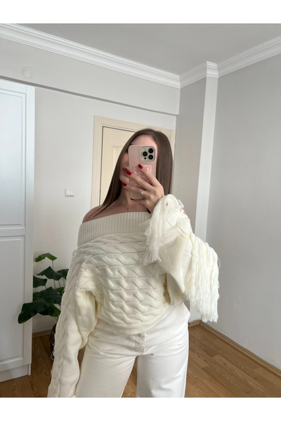 Souwe Püskül Detaylı Bardot Yaka Ekru Kazak