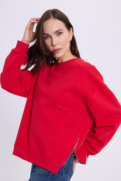 Tudors Women's Oversized Wide Cut Cotton 3-Thread Crew Neck Red Sweatshirt