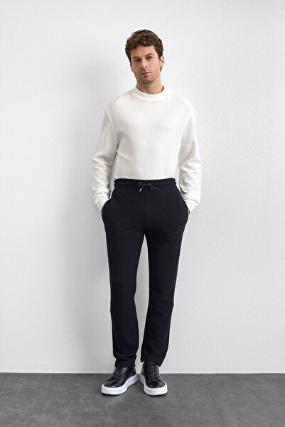 Back And Bond Pantaloni negri Regular Fit din material subțire Jogger