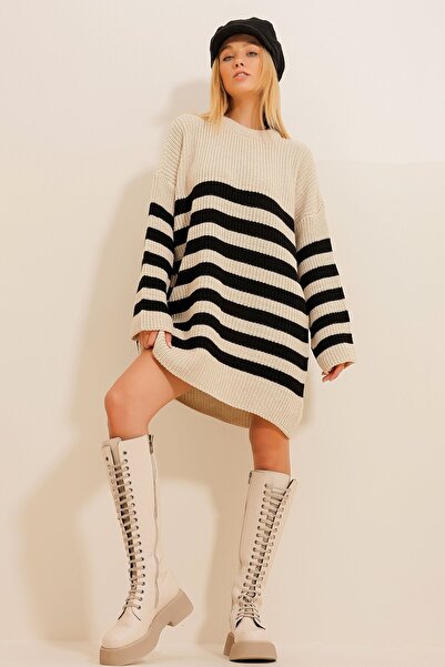 VAGGON Women's Beige Crew Neck Oversized Striped Knitwear Blouse Prmx11061