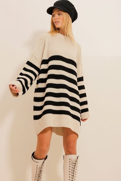 VAGGON Women's Beige Crew Neck Oversized Striped Knitwear Blouse Prmx11061