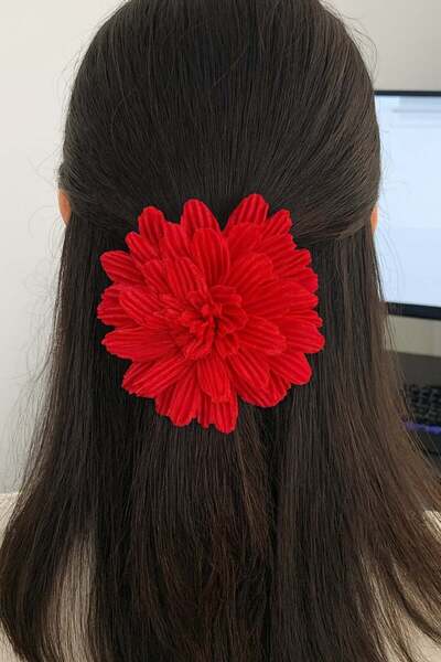 TAKIŞTIR مشبك مزلاج على شكل زهرة حمراء اللون