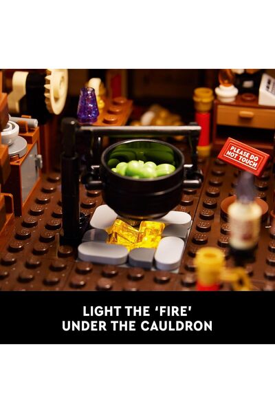 LEGO Ideas Disney Hocus Pocus: The Sanderson Sisters' Cottage (21341) - 2,316 pcs