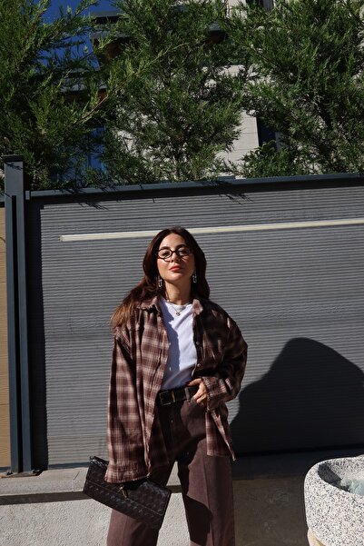 Özge Özgenç Lazer Kesikli Oversize Ekeoseli Gömlek