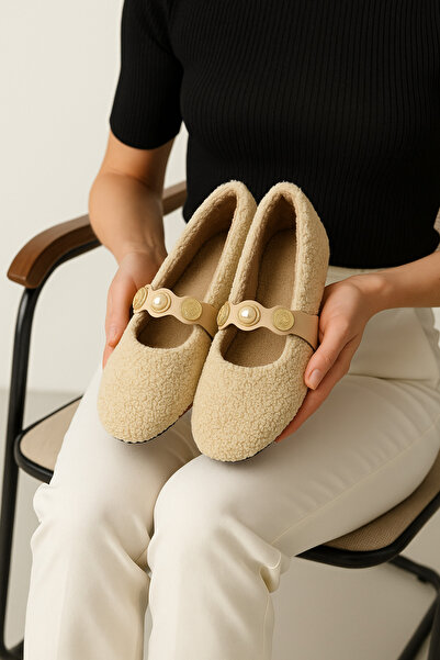 Beyond Women's Beige Coin Buckle Ballerinas Byndvt05