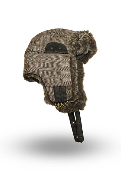 BASIC Ushanka hat with leather closure