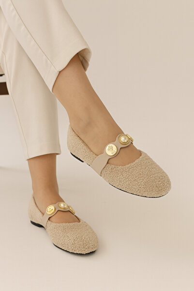 Beyond Women's Beige Coin Buckle Ballerinas Byndvt05