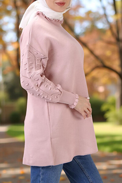 Qlees Fashion Transitional Powder Knitwear Tunic Sweater with Pompom Sleeves, Crew Neck and Embossed Knit Pattern