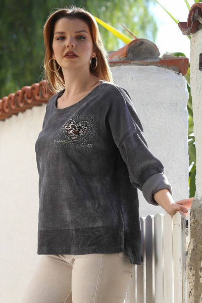 Chiccy Ιταλικό φούτερ από βελούδο με μακρυμάνικο λαιμόκοψη ανθρακί, απλικέ πέτρινη καρδιά, casual υφαντό φούτερ 74 70