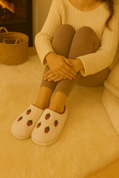 ALB TERLİK AYAKKABI SAN. TİC. LTD. ŞTİ. Γυναικείες παντόφλες εσωτερικού χώρου με βελούδινο σχέδιο φράουλας – Μαλακές, ζεστές, χειμερινές παντόφλες με αντιολισθητική σόλα