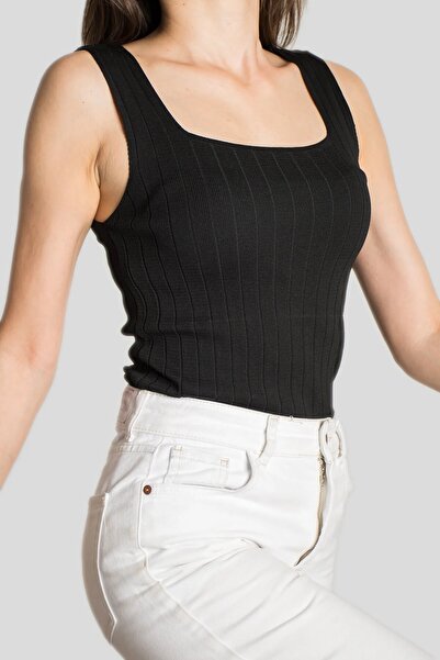 Butik Γυναικεία μαύρη αμάνικη μπλούζα με χοντρά λουράκια, λεπτό καλοκαιρινό τετράγωνο γιακά κοτλέ πλεκτά