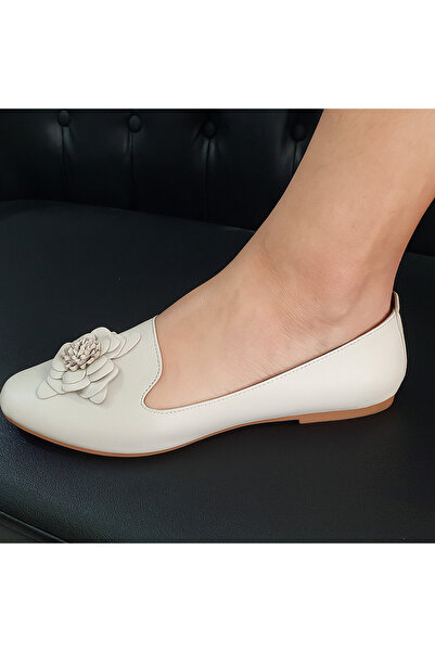 VİNİCCİ AYAKKABI حذاء باليه من الجلد الطبيعي بلون البيج مزين بالزهور