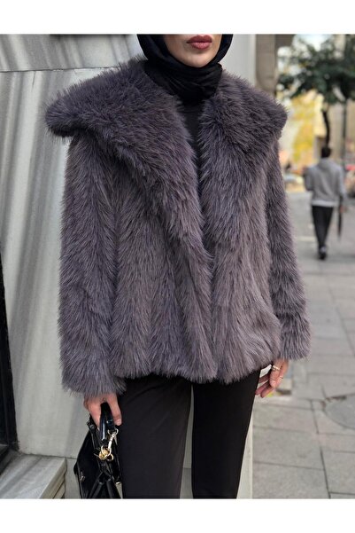 ParlaMira Women's Oversized Plush Faux Fur