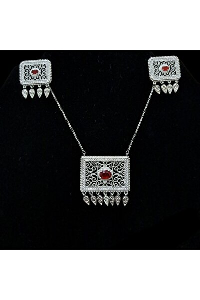 Generic Necklace with Earrings Set