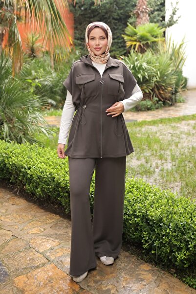 Asya Karen Retro Yelekli Takım