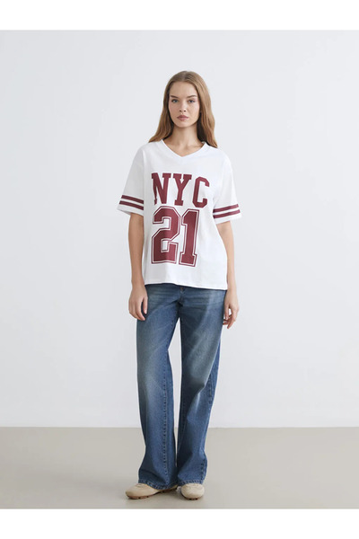 LC Waikiki Γυναικείο μπλουζάκι με στάμπα με λαιμόκοψη σε σχήμα V