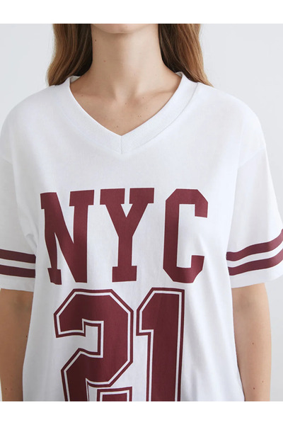 LC Waikiki Γυναικείο μπλουζάκι με στάμπα με λαιμόκοψη σε σχήμα V