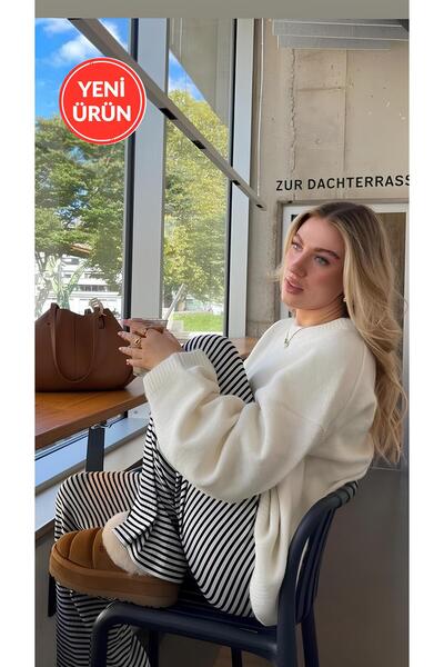 Perryes Women's Crew Neck Oversized Thick Knitwear Sweater Ecru