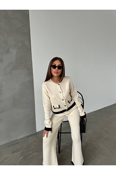 Azra Moda Style طقم تريكو نسائي بتفاصيل أزرار وجيوب