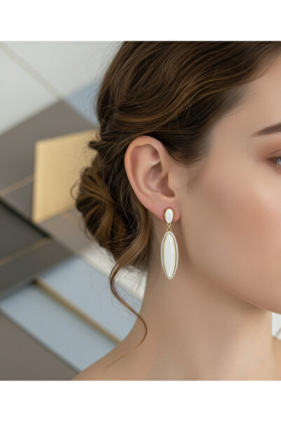 Lucas İstanbul حلق إليسيا