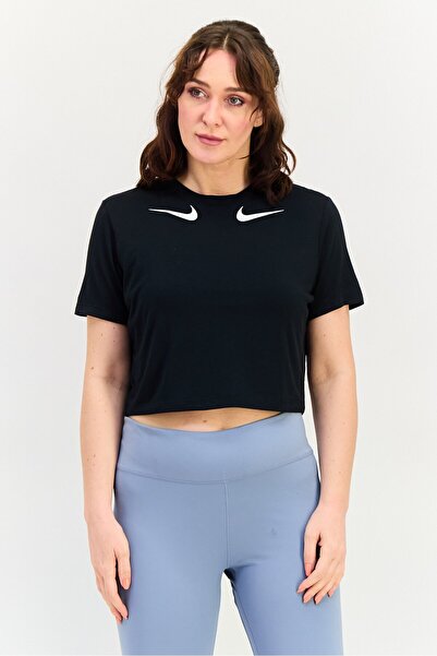 Nike تي شيرت نسائي رياضي قصة ضيقة بأكمام قصيرة وشعار سووش، أسود